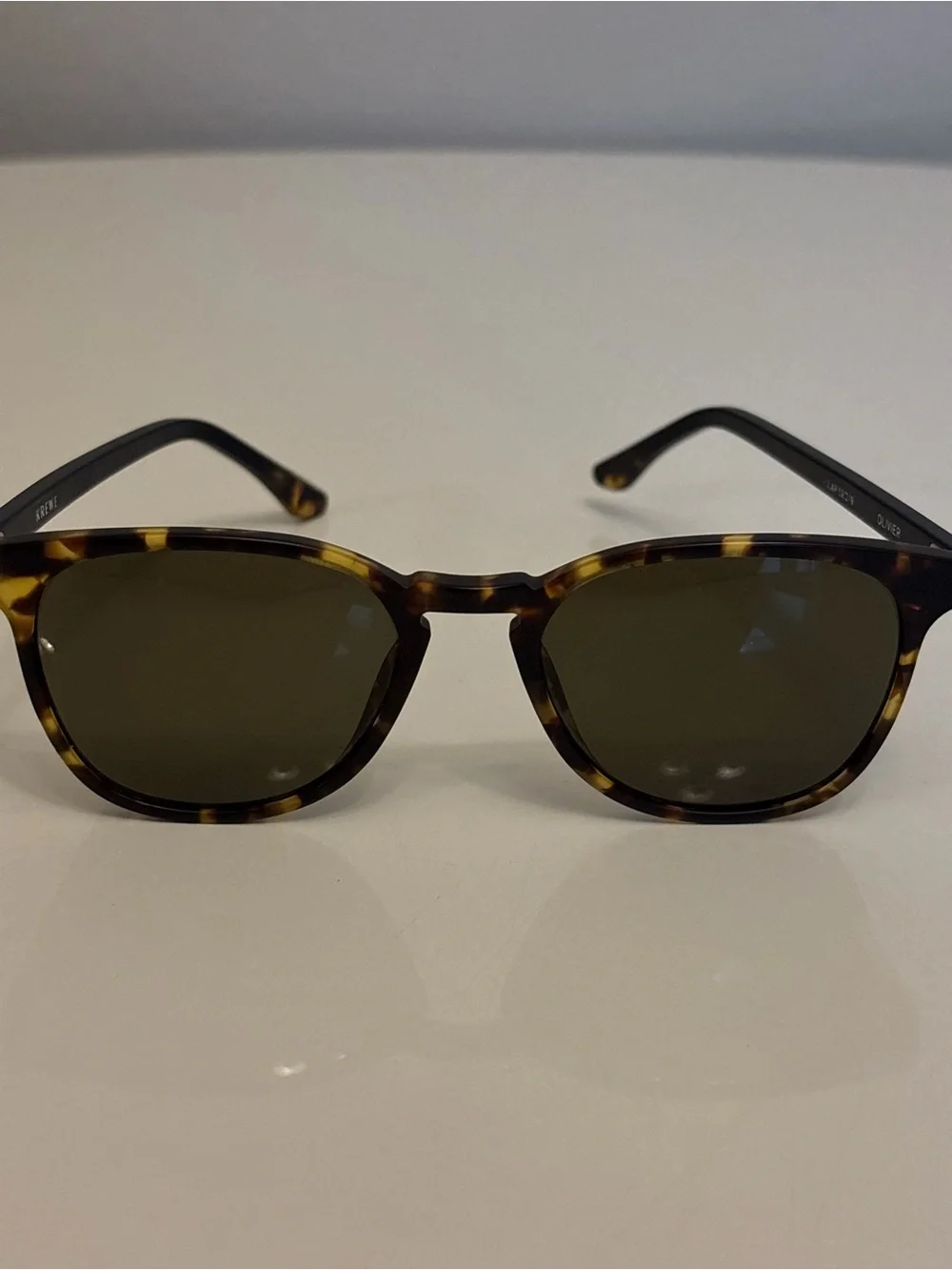 Men's Tortoiseshell Sunglasses with Dark Lenses